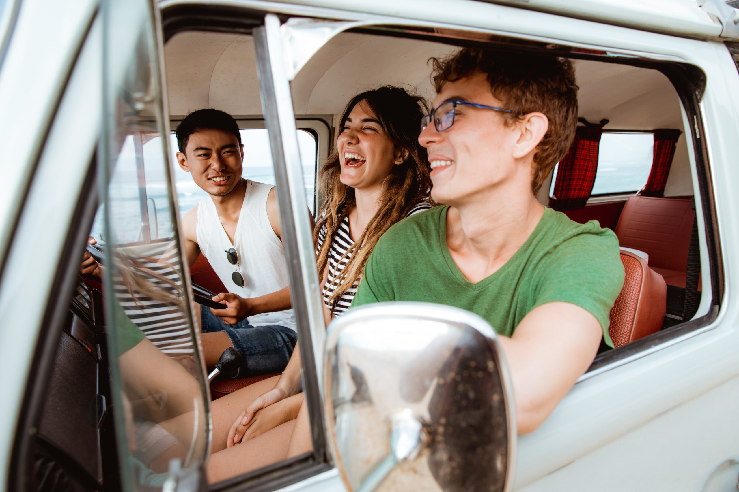 El 63% de los jóvenes españoles menores de 30 años considera que su coche es indispensable en el día a día