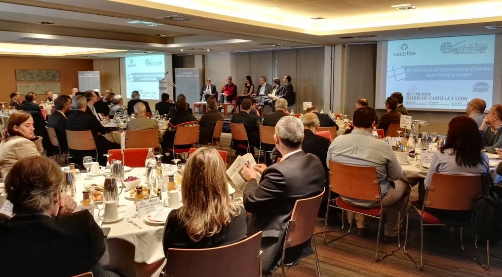 Mesa redonda "El proceso de decisión de compra, ¿adaptarse o morir?"